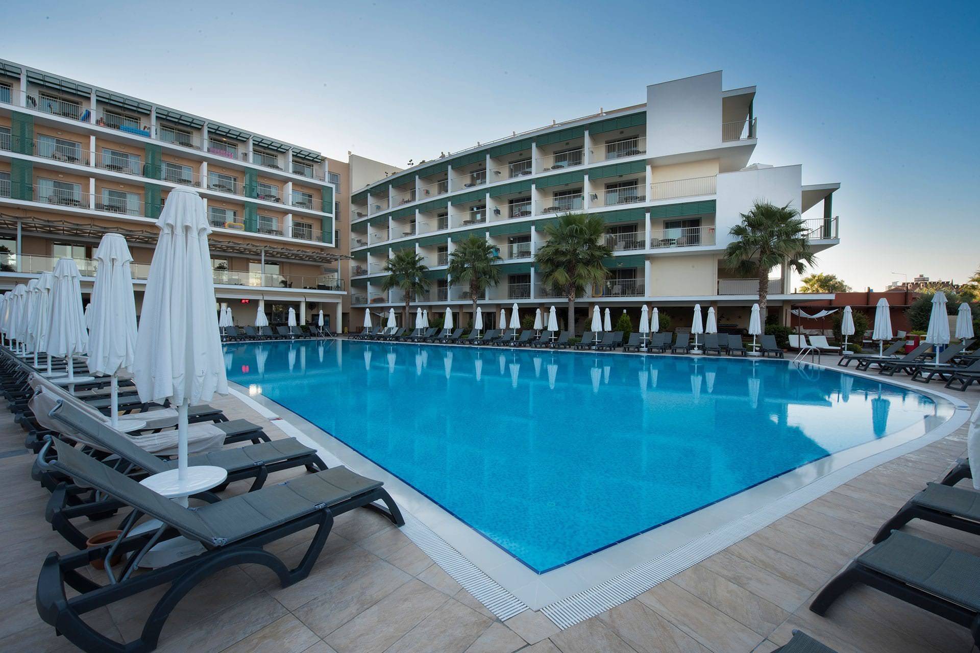TUI BLUE BARUT ANDIZ - SIDE